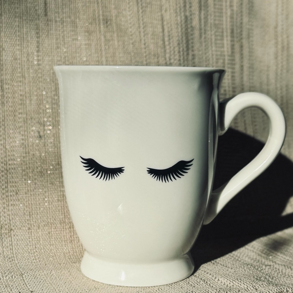 🤍 White Mug with Eyelash Design / Slay Girl Slay